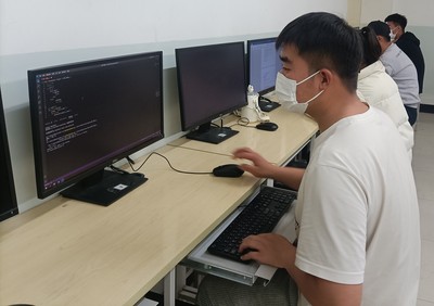 電子與信息工程學(xué)院成功舉辦網(wǎng)絡(luò)信息技術(shù)開(kāi)發(fā)技能競(jìng)賽